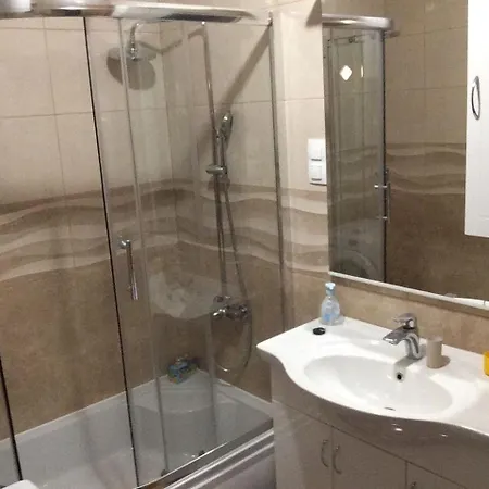 Ferienwohnung In Mit Terrasse, Gemeinsamem Pool Und Grill Und Panoramablick נובי ווינודולסקי