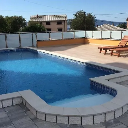 דירה Ferienwohnung In Mit Terrasse, Gemeinsamem Pool Und Grill Und Panoramablick נובי ווינודולסקי