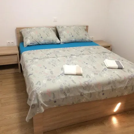 Ferienwohnung In Mit Terrasse, Gemeinsamem Pool Und Grill Und Panoramablick *