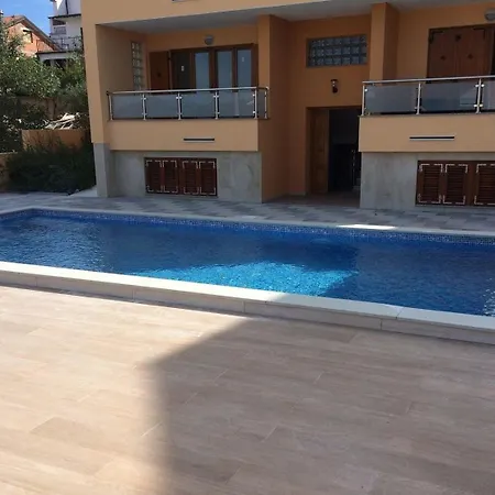 דירה Ferienwohnung In Mit Terrasse, Gemeinsamem Pool Und Grill Und Panoramablick *