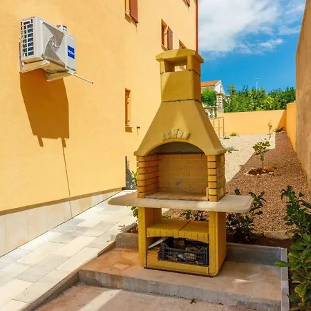 Ferienwohnung In Mit Terrasse, Gemeinsamem Pool Und Grill Und Panoramablick Apartment